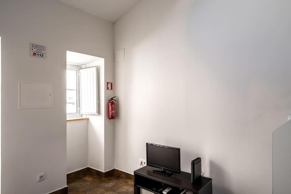 Charming With Ac And Loft On Ground Floor * Lisboa