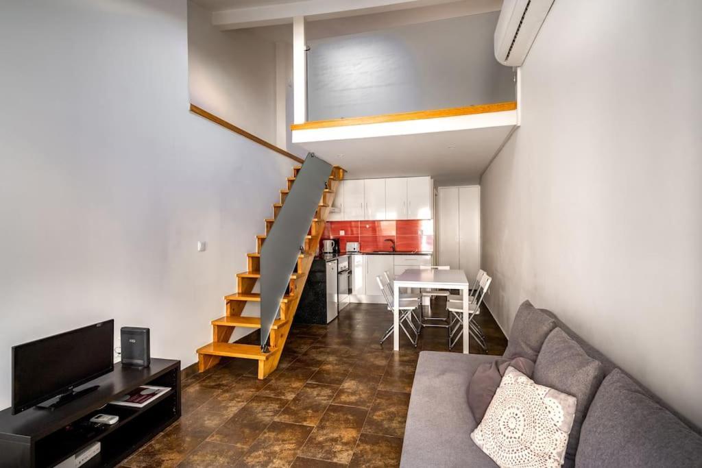 Charming With Ac And Loft On Ground Floor Apartamento